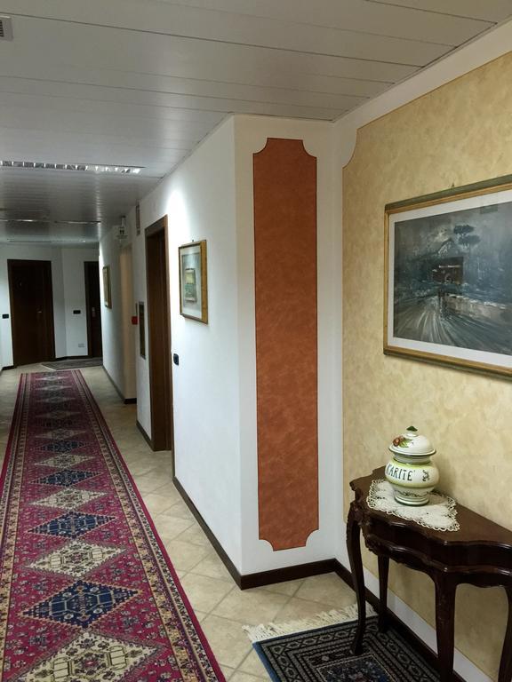 Hotel Ristorante Al Brunello Di Montalcino Room photo