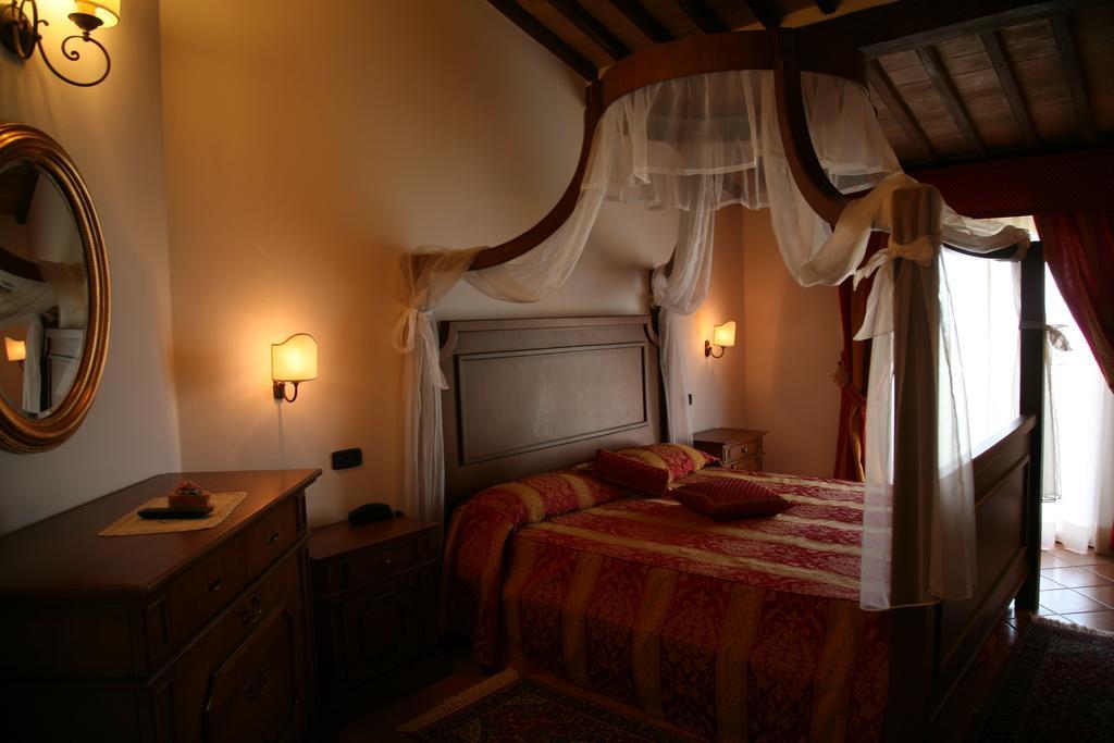 Hotel Ristorante Al Brunello Di Montalcino Exterior photo