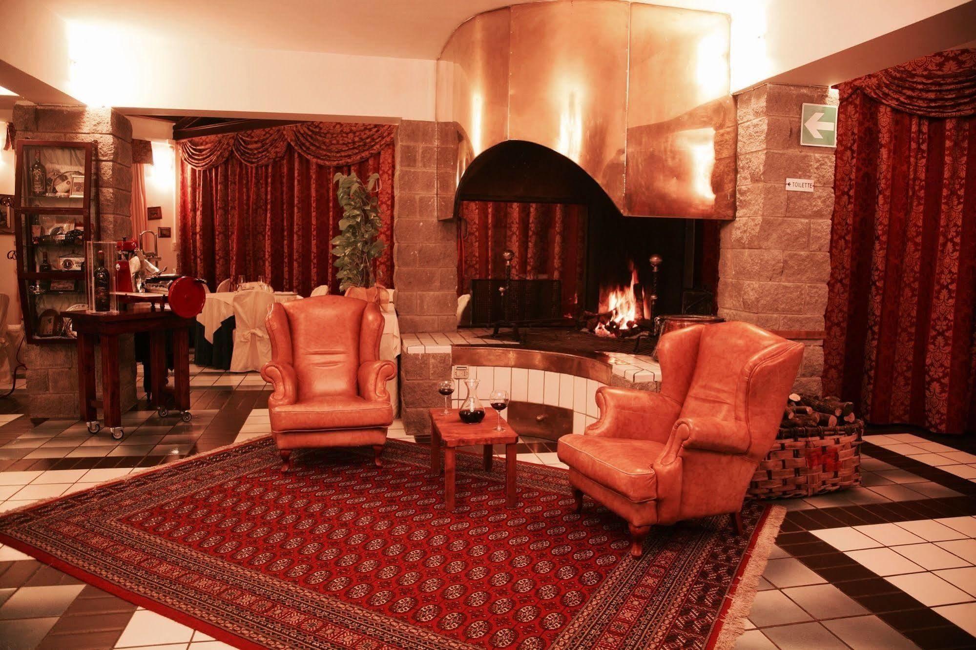 Hotel Ristorante Al Brunello Di Montalcino Exterior photo